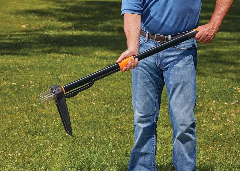 Fiskars 4-Claw Weeder Review