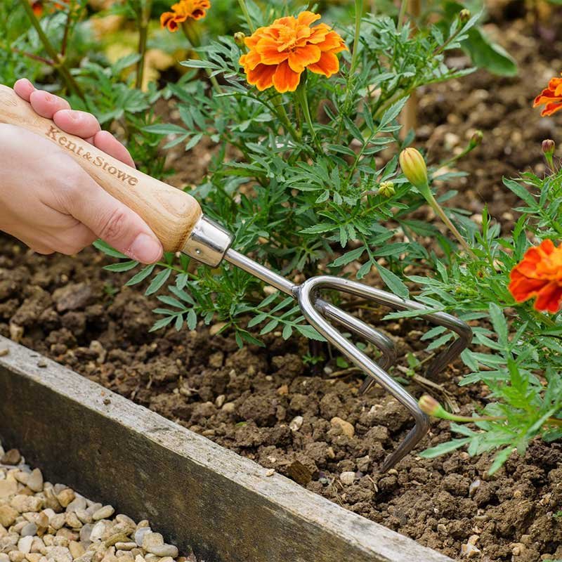 Kent & Stowe 3‑Prong Cultivator